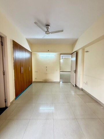 Room in 3 BHK Apartment at Sector 20 – for Rent