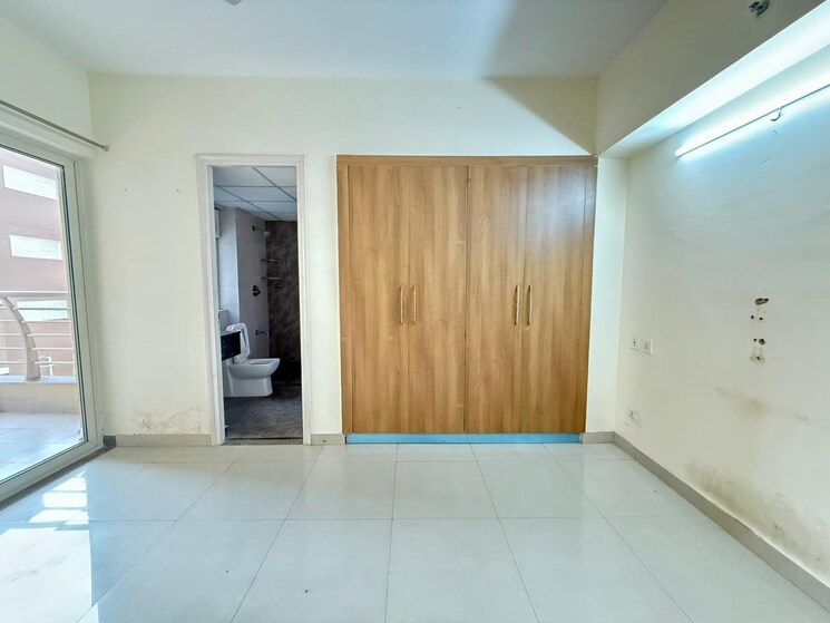 Room, sector 20 3 Bedroom 1650 Sq.Ft. Apartment In Sector 20 Panchkula 9198079
