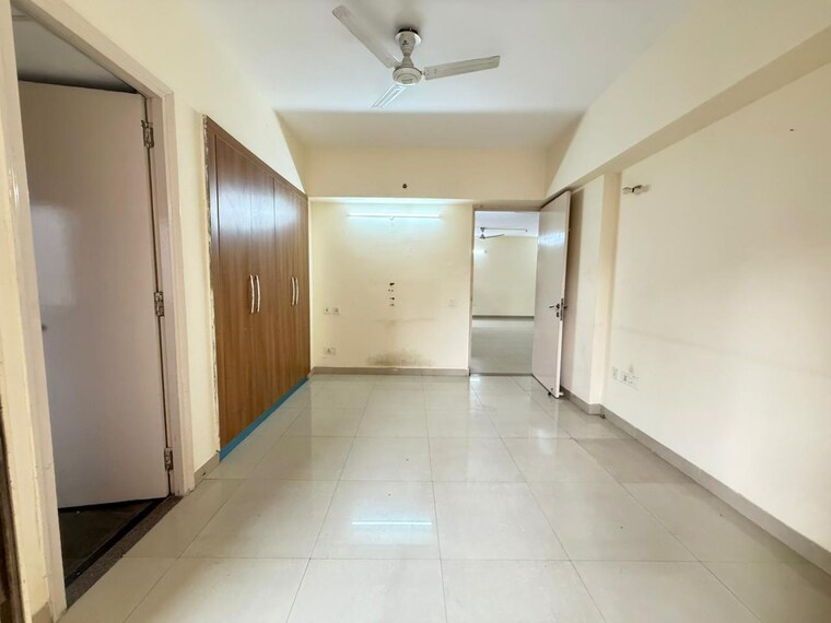 undefined, sector 20 3 Bedroom 1650 Sq.Ft. Apartment In Sector 20 Panchkula 9198079