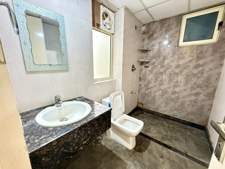 Bathroom, sector 20 3 Bedroom 1650 Sq.Ft. Apartment In Sector 20 Panchkula 9198079
