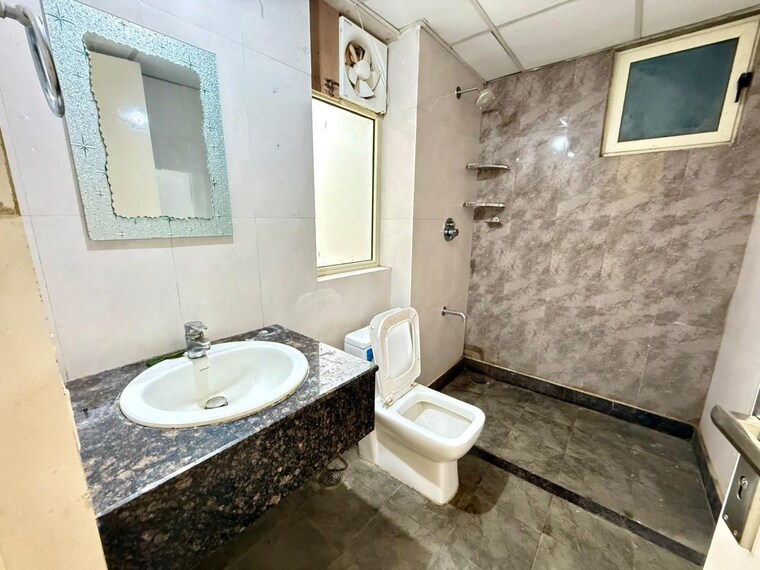 Bathroom, sector 20 3 Bedroom 1650 Sq.Ft. Apartment In Sector 20 Panchkula 9198079