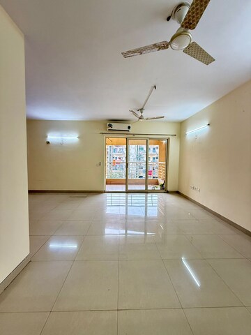 Room in 3 BHK Apartment at Sector 20 – for Rent