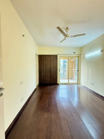 Room in 3 BHK Apartment at Sector 20 – for Rent