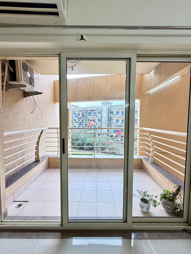 Balcony, sector 20 3 Bedroom 1650 Sq.Ft. Apartment In Sector 20 Panchkula 9198079