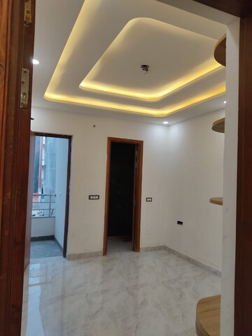 Building Lobby in 3 BHK Builder Floor at Fidato Honour Homes, Sector 89 – for Sale