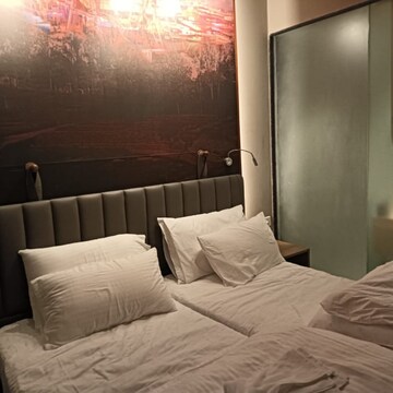 Bedroom in 3 BHK Builder Floor at Green Fields Colony – for Sale