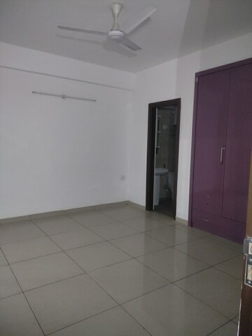 Room in 3 BHK Apartment at Gulshan Botnia, Sector 144 – for Rent
