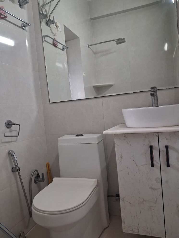 Bathroom, sector 29 2 Bedroom 1200 Sq.Ft. Independent House In Sector 29 Noida 9198212