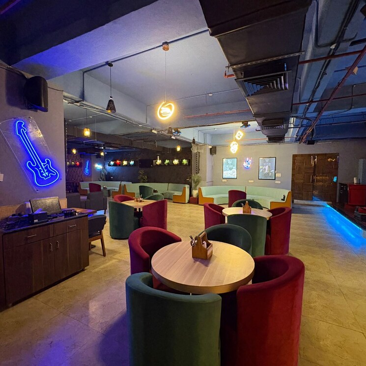 Team Area, rohtas-summit Commercial Office Space 2300 Sq.Ft. In Vibhuti Khand Lucknow 9198237