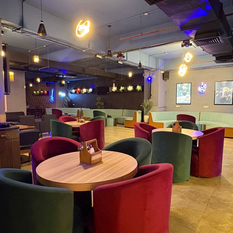 Team Area, rohtas-summit Commercial Office Space 2300 Sq.Ft. In Vibhuti Khand Lucknow 9198237