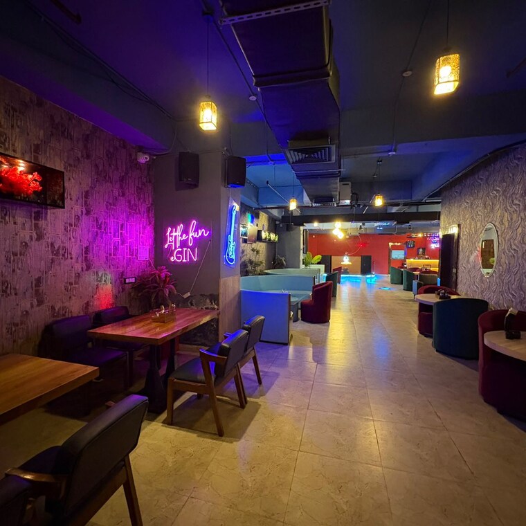 Living Room, rohtas-summit Commercial Office Space 2300 Sq.Ft. In Vibhuti Khand Lucknow 9198237