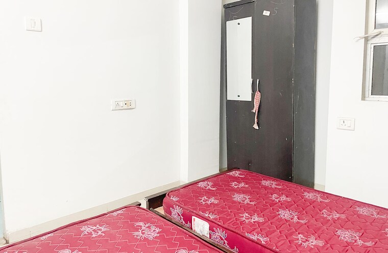 Bedroom, kasarvadavali Pg For Boys In Kasarvadavali 9198219