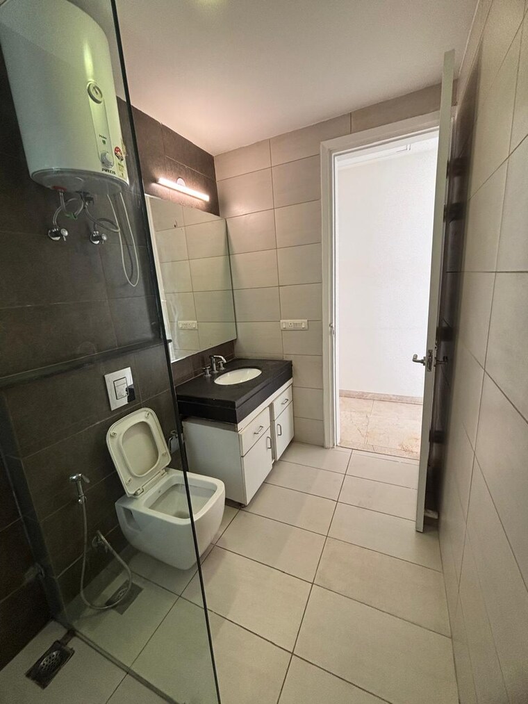 Bathroom, ireo-the-grand-arch 4 Bedroom 2905 Sq.Ft. Apartment In Sector 58 Gurgaon 9198272
