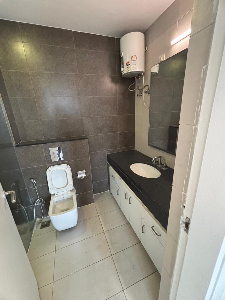 Bathroom, ireo-the-grand-arch 4 Bedroom 2905 Sq.Ft. Apartment In Sector 58 Gurgaon 9198272