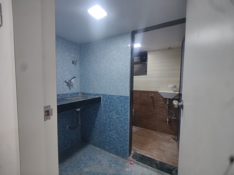 Washroom, malad west Commercial Office Space 350 Sq.Ft. In Malad West Mumbai 9198401