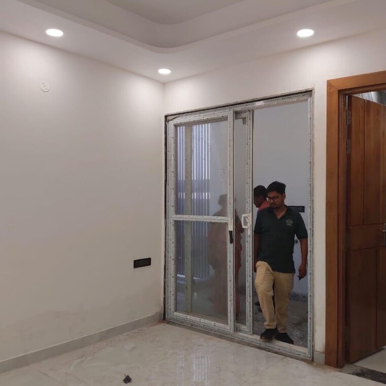 Room, sector 21d 3 Bedroom 1100 Sq.Ft. Builder Floor In Sector 21d Faridabad 9198343