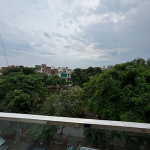 Plot Area in 3 BHK Builder Floor at Sector 21d – for Sale