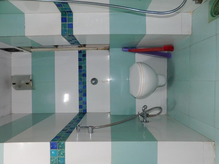 Bathroom, shiv-sagar-nilkanth-chs 2 Bedroom 750 Sq.Ft. Apartment In Dadar West Mumbai 9198359