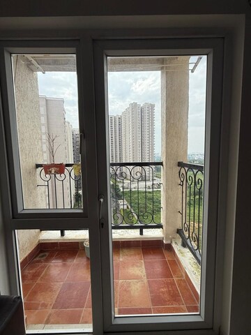 Room in 1 BHK Apartment at Prestige Song Of The South, Yelenahalli – for Rent