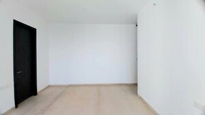 Room in 3 BHK Apartment at Oberoi Eternia, Mulund West – for Sale