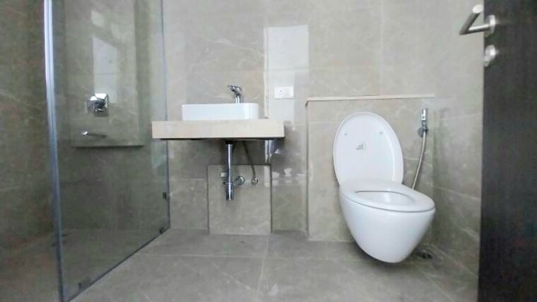 Bathroom, oberoi-eternia 3 Bedroom 912 Sq.Ft. Apartment In Mulund West Mumbai 9198417