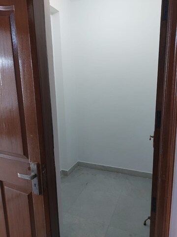 Room in 3 BHK Apartment at Sector 18 Dwarka – for Rent