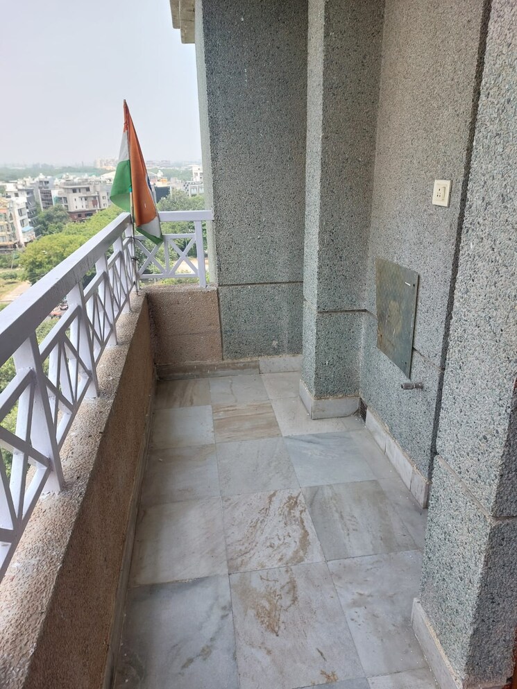 Balcony, sector 18 dwarka 3 Bedroom 1500 Sq.Ft. Apartment In Sector 18 Dwarka Delhi 9198508
