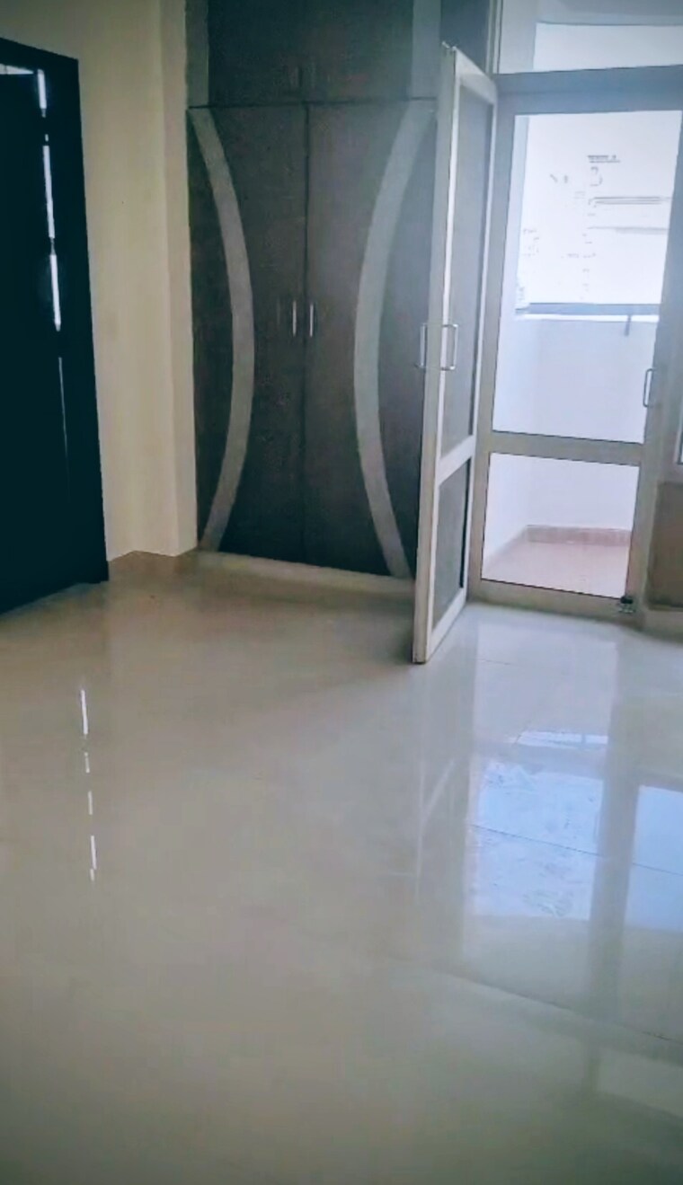 Room, coral-apartments 3 Bedroom 1650 Sq.Ft. Apartment In Ramprastha Greens Ghaziabad 9198524