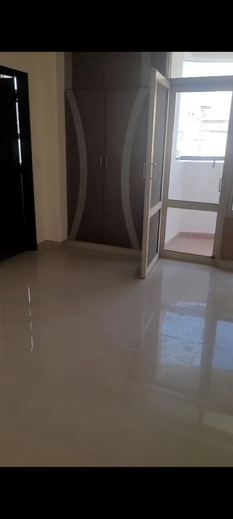 Room, coral-apartments 3 Bedroom 1650 Sq.Ft. Apartment In Ramprastha Greens Ghaziabad 9198524