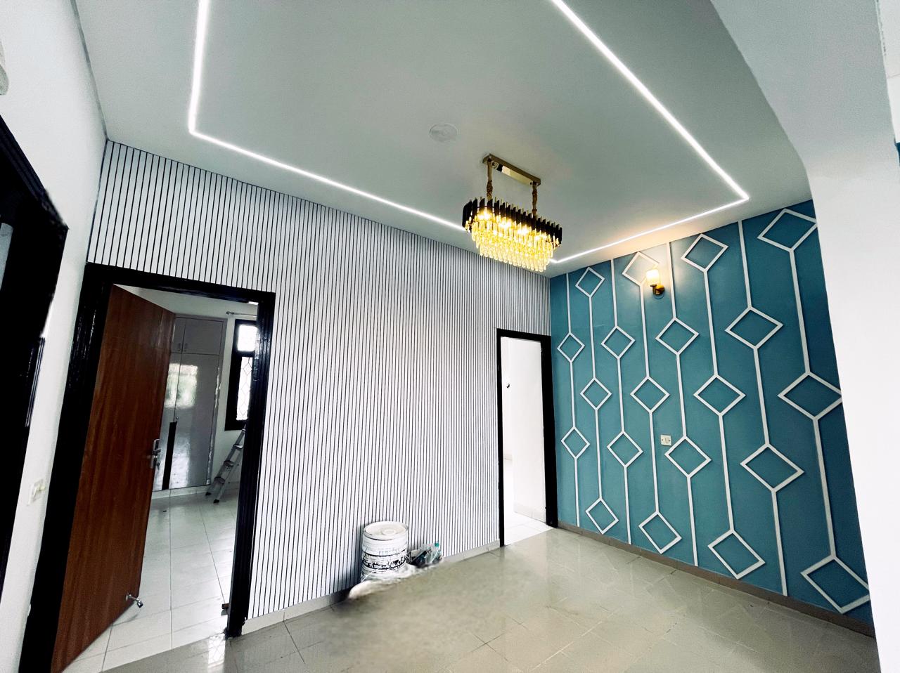 3.5 BHK + Servant Room Apartment For Sale in Unitech Uniworld City