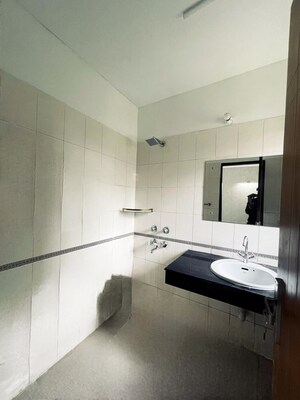 Kitchen in 3.5 BHK Apartment at Unitech Uniworld City, Sector 30 – for Sale