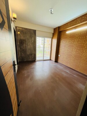 Room in 2 BHK Apartment at VIctoryone Amara, Sector 16 Greater Noida – for Sale