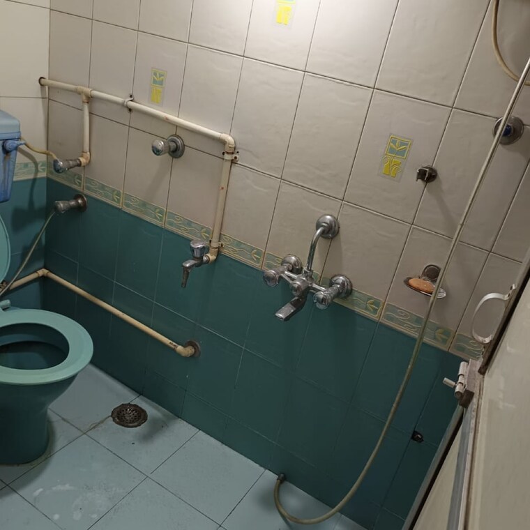 Bathroom, pooja-park-chs-mira-road 1 Bedroom 495 Sq.Ft. Apartment In Hatkesh Udhog Nagar Thane 9198547