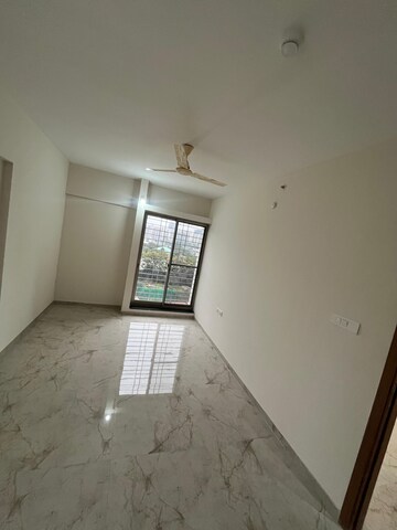 Room in 2 BHK Apartment at Majestique Towers, Kharadi – for Rent