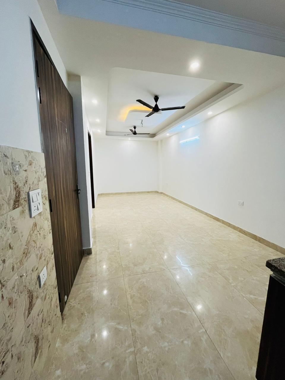 2 BHK Builder Floor For Rent in Saket