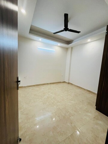 Room in 2 BHK Builder Floor at Saket – for Rent