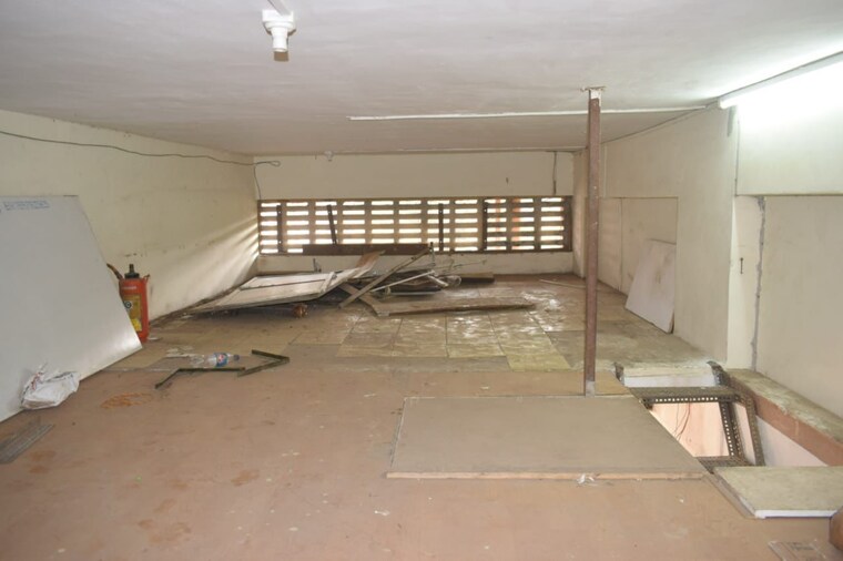 Balcony, jogani-industrial-complex Commercial Office Space 483 Sq.Ft. In Sion Mumbai 9198648