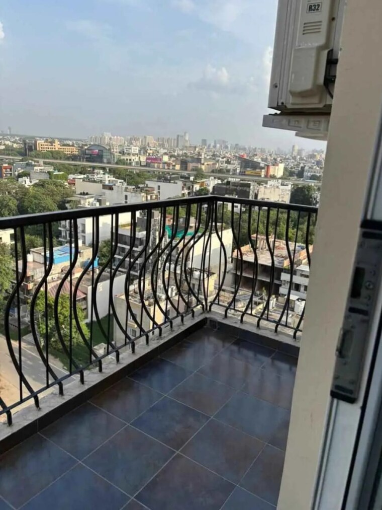 Balcony, dlf-oakwood-estate 4 Bedroom 1767 Sq.Ft. Apartment In Dlf Phase ii Gurgaon 9198675