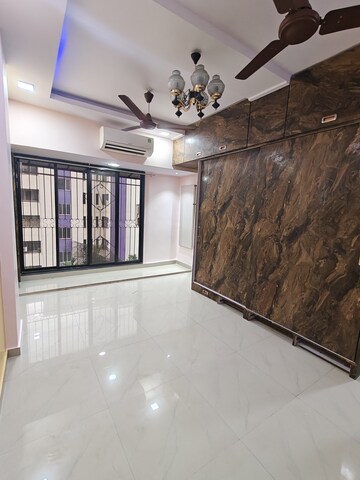 Room in 1 BHK Apartment at Malad West – for Rent