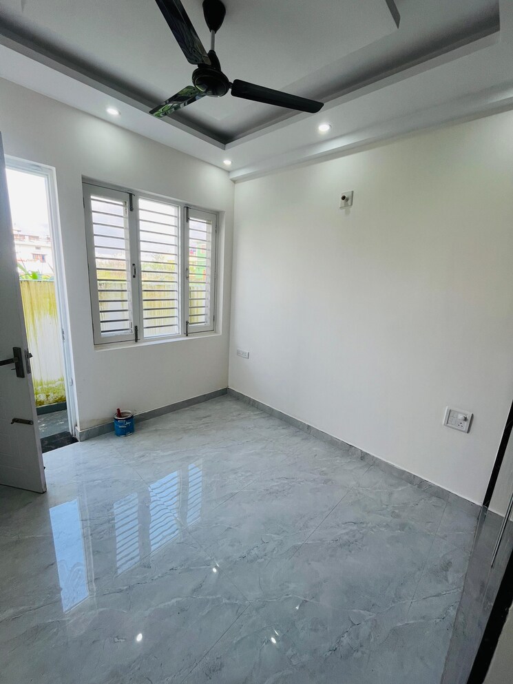 Room, chandrabani 3 Bedroom 100 Sq.Yd. Independent House In Chandrabani Dehradun 9198723