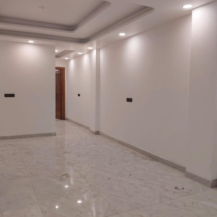 Room, sector 14 3 Bedroom 1200 Sq.Ft. Builder Floor In Sector 14 Faridabad 9198720