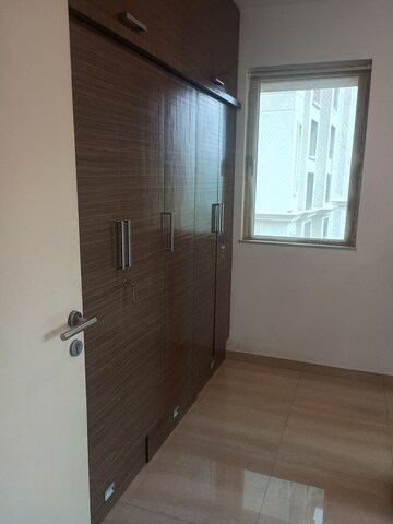 2 BHK Apartment For Rent in Hiranandani Astra, Ghodbunder Road