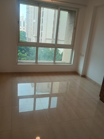 Room in 2 BHK Apartment at Hiranandani Astra, Ghodbunder Road – for Rent