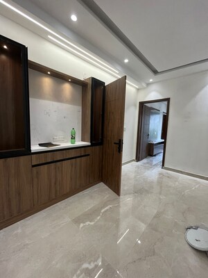 Room in 4 BHK Independent House at Gms Road – for Sale