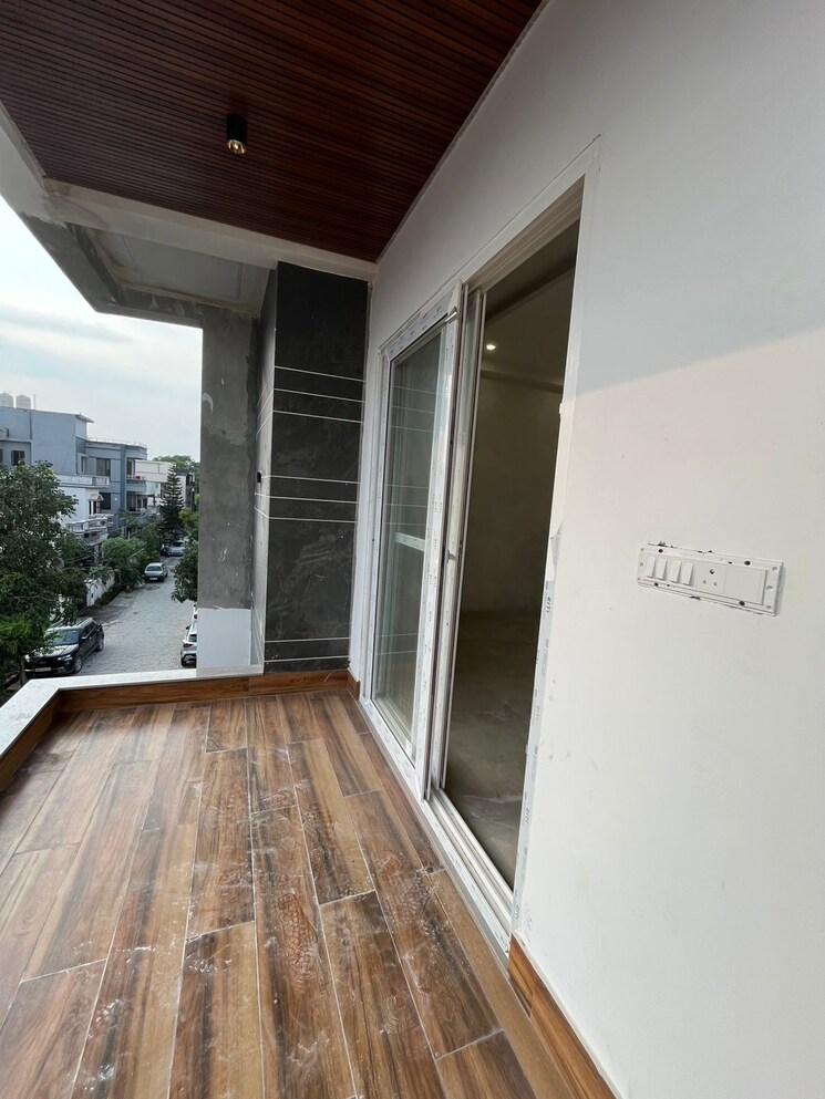 Balcony, gms road 4 Bedroom 133 Sq.Yd. Independent House In Gms Road Dehradun 9198750