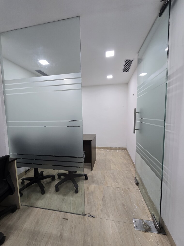 Bathroom, emaar-emerald-plaza Commercial Office Space 644 Sq.Ft. In Sector 65 Gurgaon 9198781