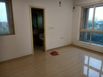 Room in 3 BHK Apartment at Hiranandani Estate Princeton, Ghodbunder Road – for Rent