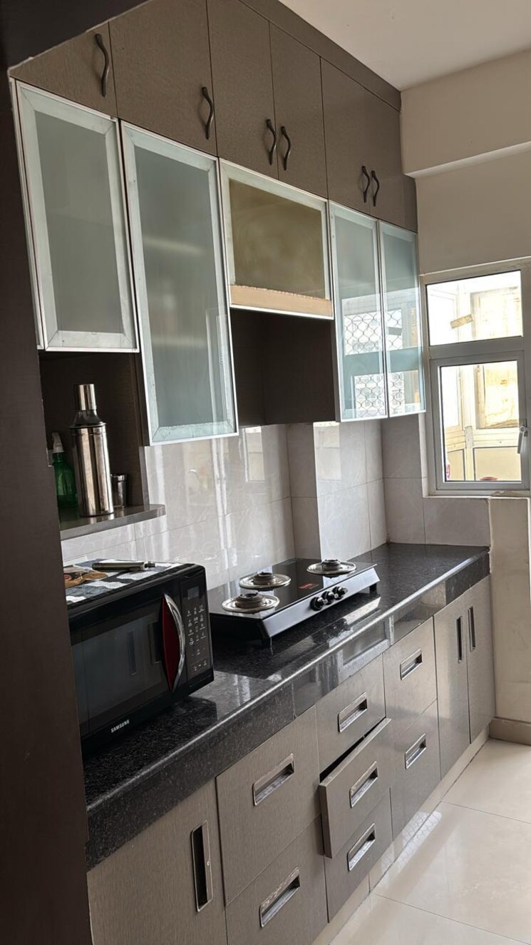 Kitchen, vvip-homes 2.5 Bedroom 1190 Sq.Ft. Apartment In Gaur City 2 Greater Noida 9198859