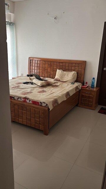 Bedroom in 2.5 BHK Apartment at VVIP Homes, Gaur City 2 – for Rent