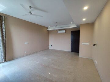 Room in 4 BHK Builder Floor at Vasant Vihar – for Rent